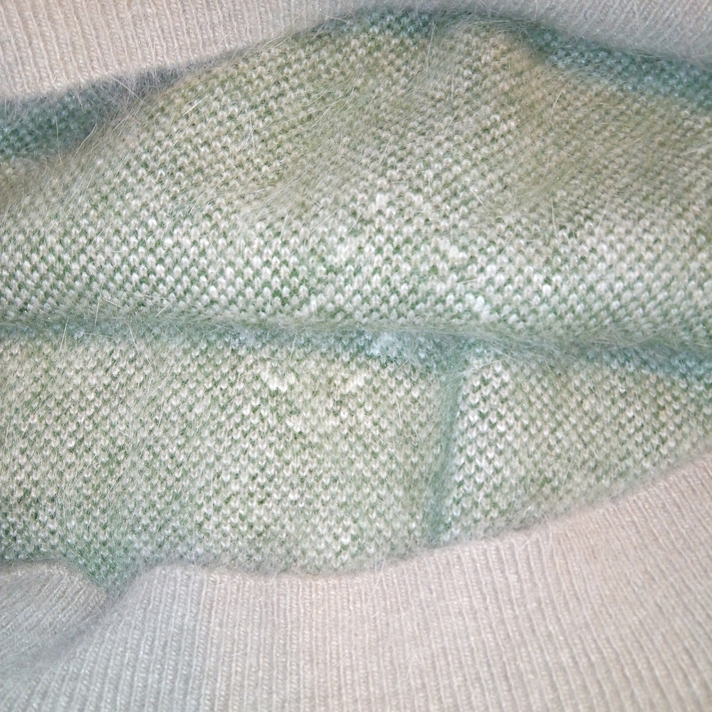 Sweater - Picture 7 of 9
